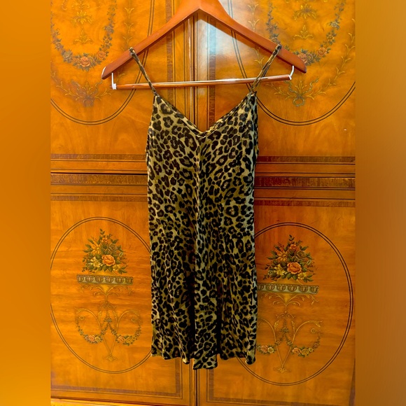 Zara Leopard print / cheetah print satin effect mini dress size xs never worn - Picture 2 of 5